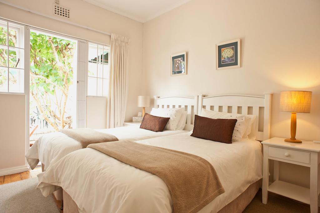 Squirrels Way Cottages Cape Town Room photo